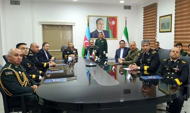 دیدار فرمانده نیروی دریایی ارتش ایران با ۲ مقام بلندپایه نظامی آذربایجان