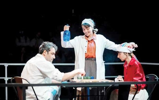 خوشبختی نه چندان باورپذیر غربت‌نشینان