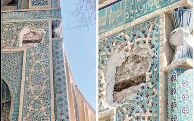 تخریب کاشی‌کاری سردر خانقاه 

مسجد جامع نطنز
