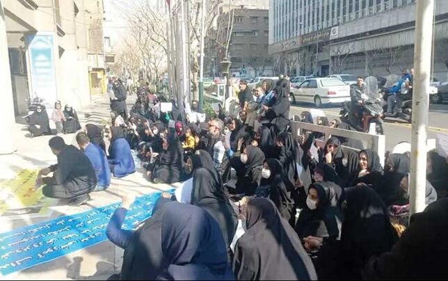تجمع کارنامه‌ سبزها 

مقابل وزارت آموزش و پرورش