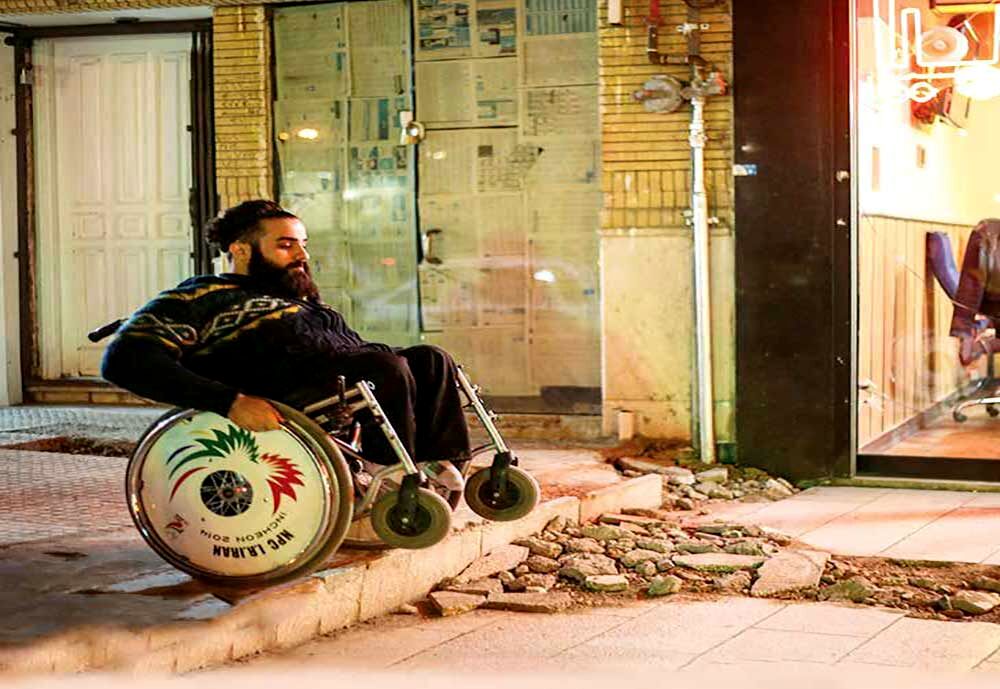 بی‌توجهی شهرداری‌ها به مناسب‌سازی، معلولان را خانه‌نشین کرده است