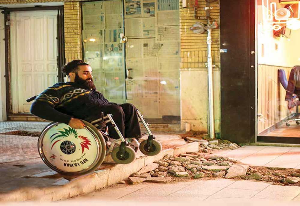 بی‌توجهی شهرداری‌ها به مناسب‌سازی، معلولان را خانه‌نشین کرده است