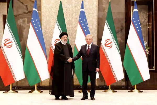 

تهران و تاشکند ۱۷ سند همکاری امضا کردند
