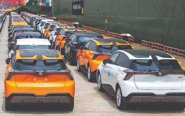 دولت برای جلوگیری از واردات خودروهای لوکس، «دیر جنبید»!