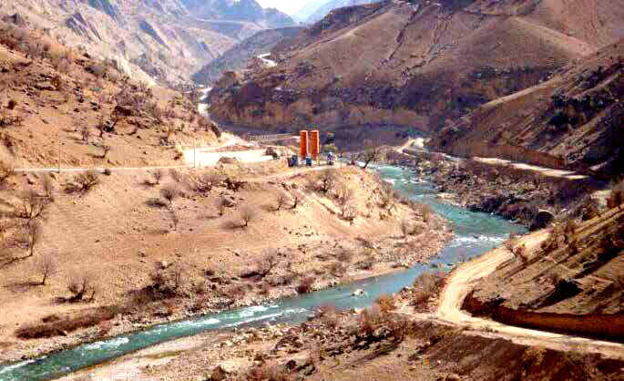 
کسب سود به قیمت آوارگی مردم و تخریب طبیعت