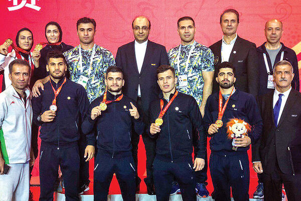 قهرمانی ساندا در دل اژدها

