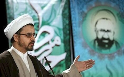 
عمامه‌پرانان واقعی کسانی‌اند که رسالت روحانیت را تملق‌گویی از نظام می‌دانند