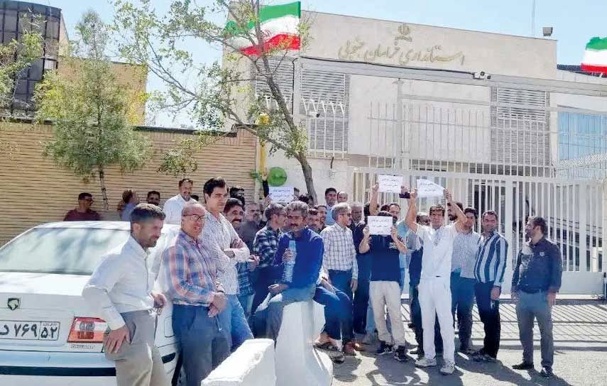 نانوایان مقابل استانداری 

خراسان جنوبی تجمع کردند