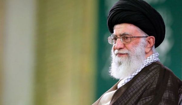 رهبر انقلاب: شهدا نیازی به اغراق ندارند