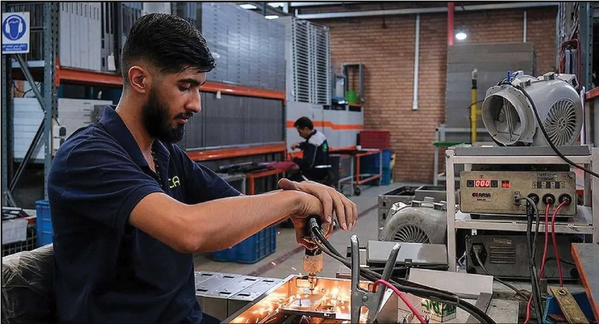 
افزایش ۲.۸ میلیون تومانی مزد، بازی با افکار عمومی است