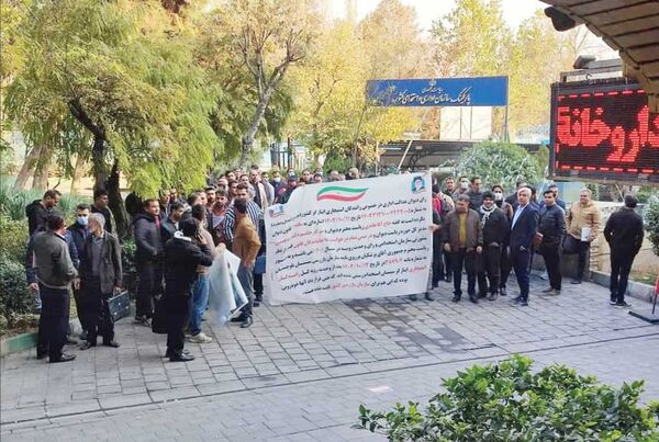 تجمع رانندگان استیجاری ایثارگر 

در تهران