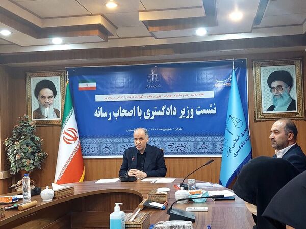  در رابطه با کودکان کار به خودم نمره منفی می‌دهم