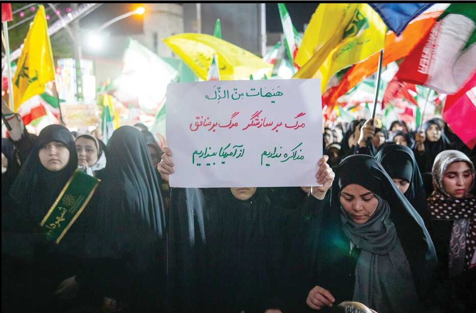 
 عده‌ای می‌خواهند در تجمعات شبانه سیاست‌هایشان را ابلاغ کنند