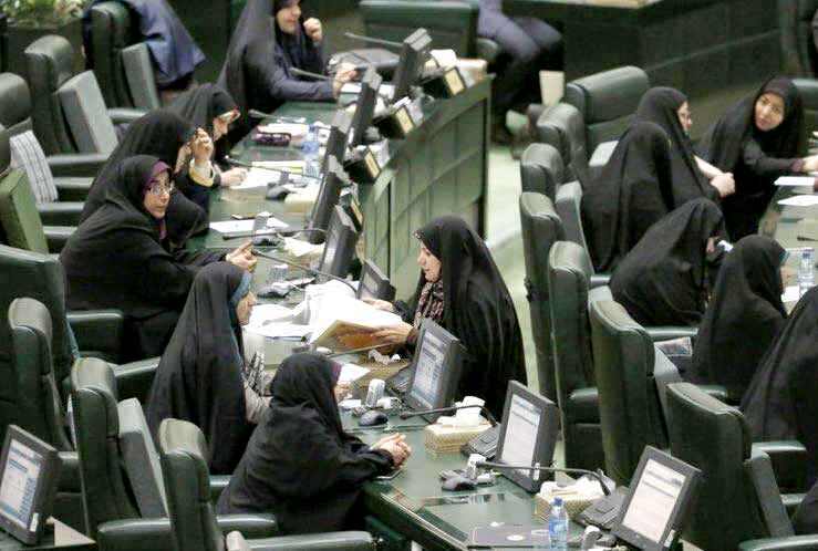 فراکسیون زنان علیه زنان؟!