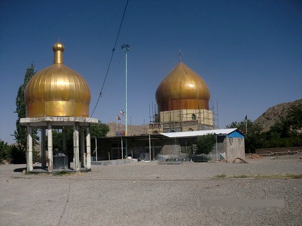 بازدید از تنها روستای آبی ایران  و  امامزاده‌ای در دل البرز