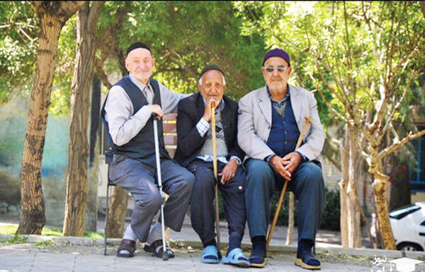 
حسینی: شروطی گذاشته‌اند تا کسی نتواند وام بگیرد