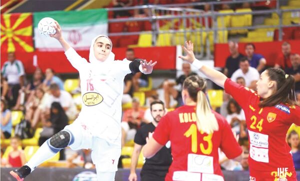 مصاف با ایسلند و سوئد 