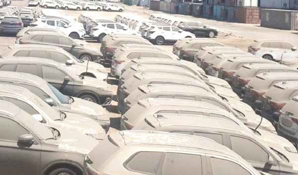 بازار سرگردان و تناقض آمارهای گمرک و وزیر صمت