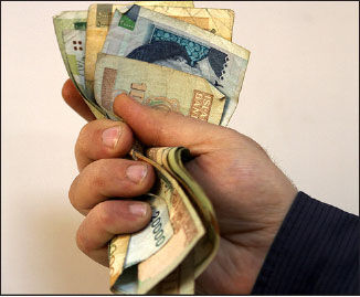 افزایش مزایای غیرمزدی در قیاس با دستمزد  به زیان کارگر است