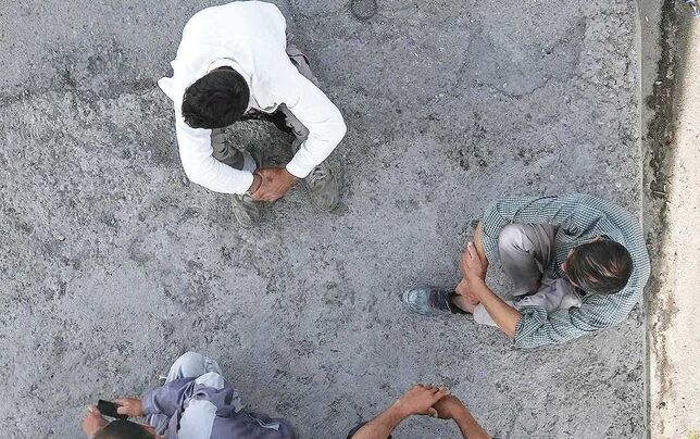 
از اجبار به دستفروشی و کولبری تا مرگ در غربت