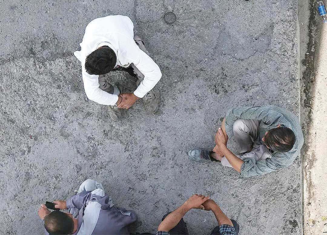 
از اجبار به دستفروشی و کولبری تا مرگ در غربت