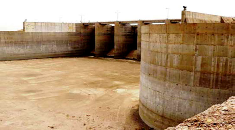 همه سدهای تهران در وضعیت بحرانی؛ 
85 درصد مخازن سدها خالی است