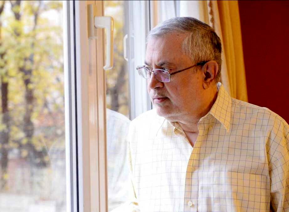 
سیاست ایران گرفتار بی‌آرمانی و موج‌سواری تئوریک است