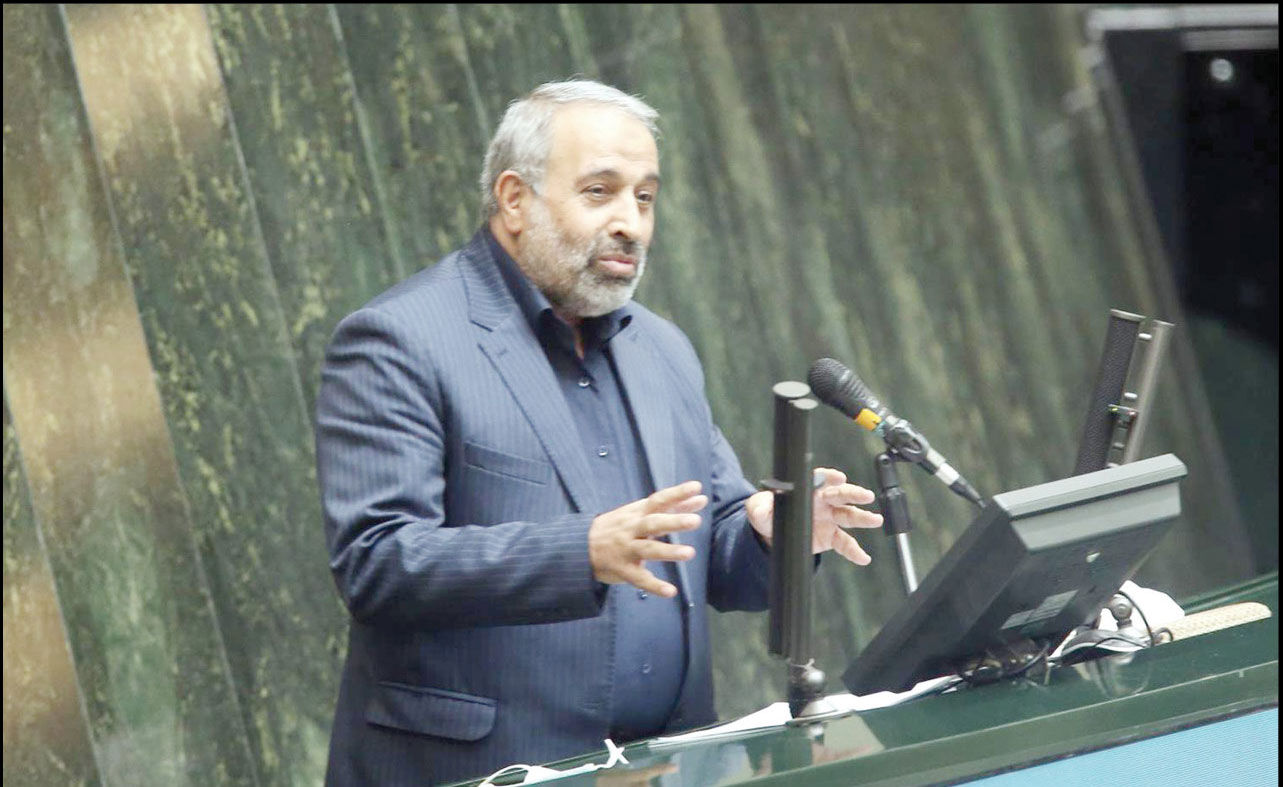 یزدی‌خواه: دستمزد با توجه به سن، جنس و وضعیت تاهل متغیر باشد!