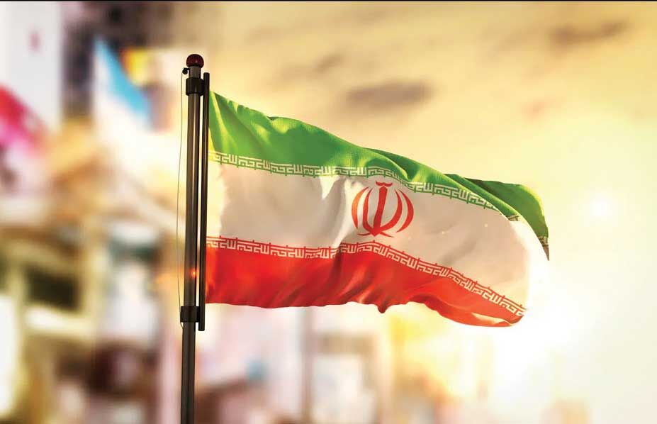  فارغ از اختلاف دیدگاه‌های خود با حکومت، با تمام قدرت از کشورمان دفاع می‌کنیم