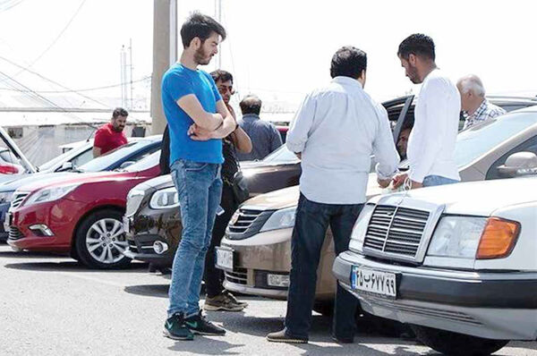 متهم اصلی ایجاد واسطه‌گری 
خود دولت است