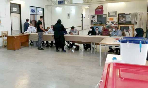 
سر   زیر   برف «فریب»