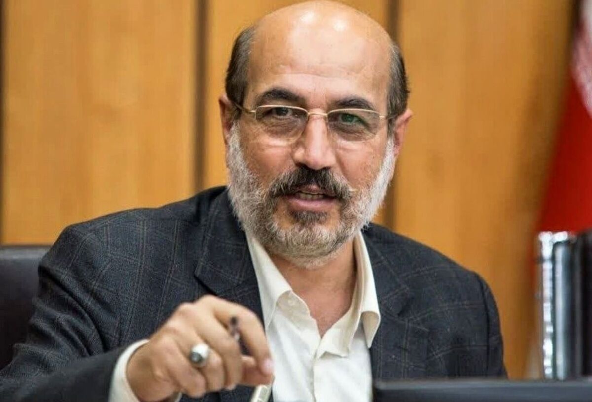 
عادت کردیم پول هر کاری را 

پیش پیش از مردم می‌گیریم