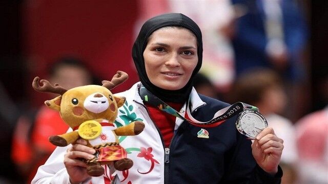 برد اول الهه منصوریان برای کمربند WLF