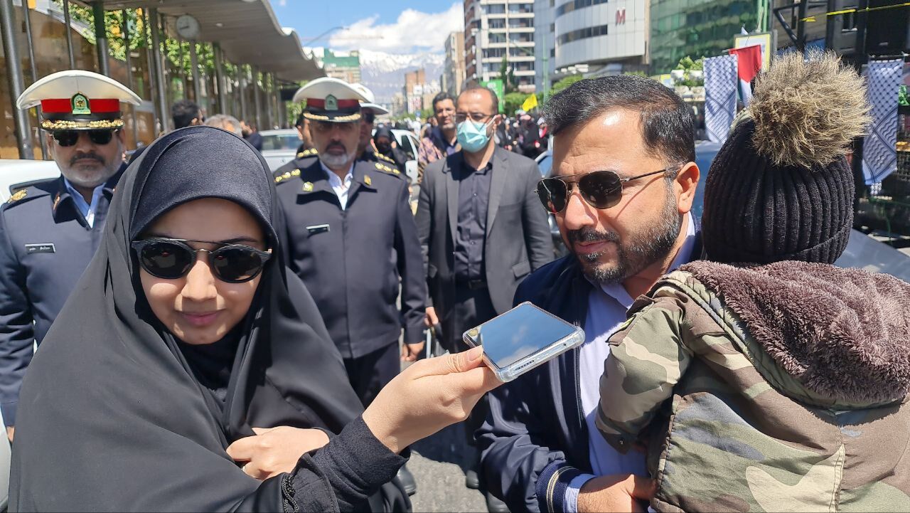 


اگر هر مسلمان یک سطل آب بریزد اسرائیل را آب می‌برد