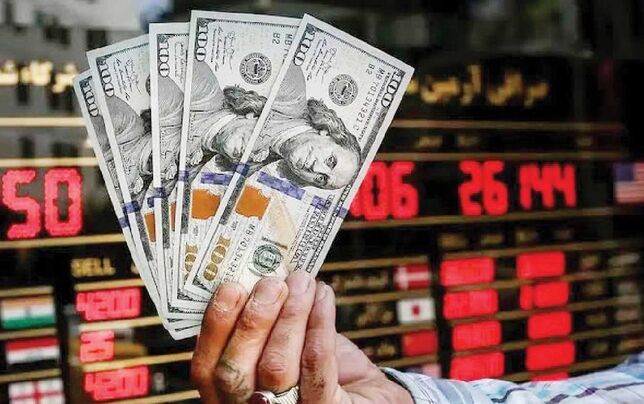 
احتمال رشد قیمت دلار تا 330 هزارتومان وجود دارد