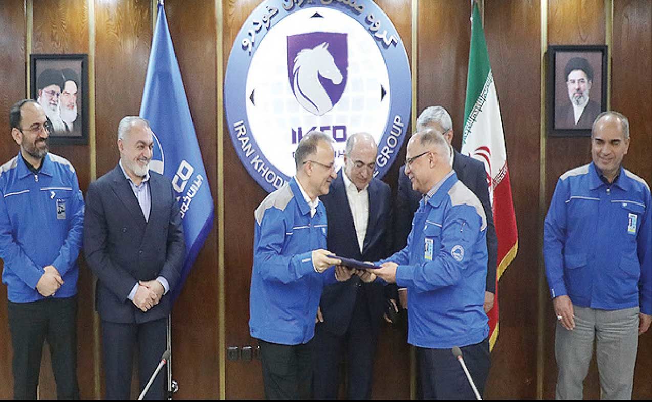 
چالش‌های مدیریت ایران‌خودرو در سال جاری افزایش می‌یابد