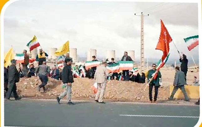 تشکیل زنجیره انسانی اطراف نیروگاه سیکل‌ ترکیبی دماوند