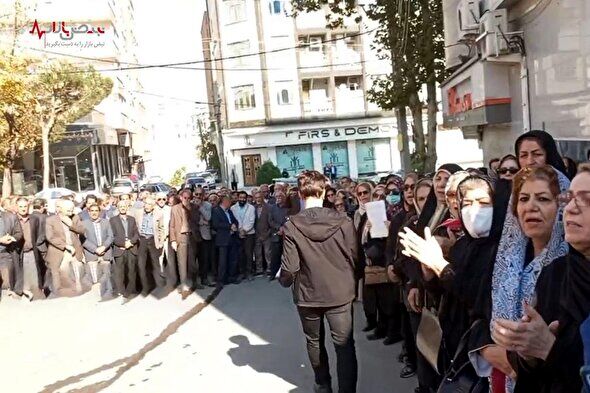 بازنشستگان کشوری در چند شهر تجمع کردند


