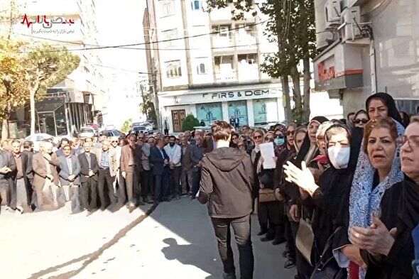 بازنشستگان کشوری در چند شهر تجمع کردند

