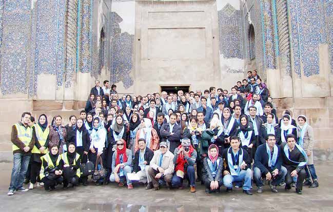 
راهنمایان تور؛ فرزندان یتیم گردشگری