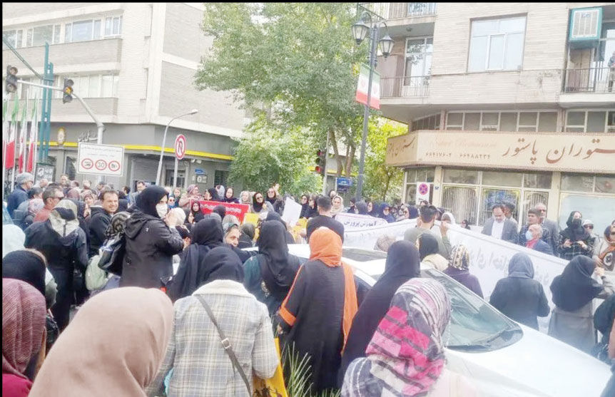 تجمع فرهنگیان بازنشسته 

مقابل نهاد ریاست جمهوری