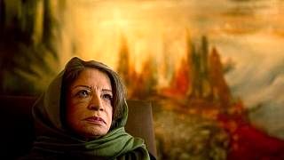 
او حتی مرگ را باشکوه می‌دید 
