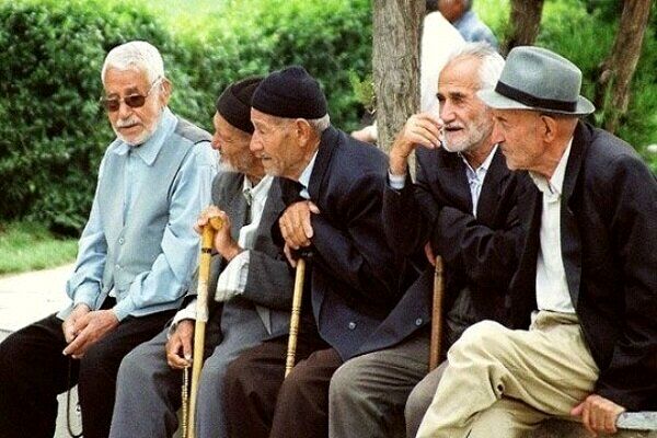 پیگیر مطالبات بر زمین مانده بازنشستگان هستیم