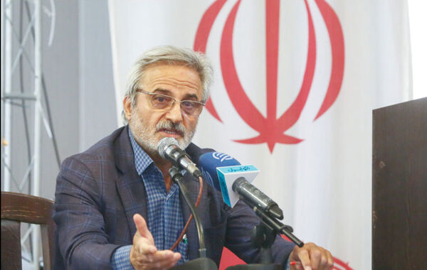 کارگران در مقابل تغییر آرایش شورای عالی کار می‌ایستند