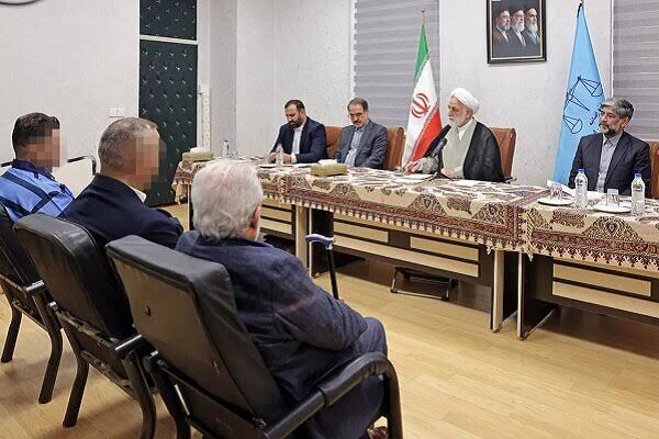 
با مدعیان اعمال نفوذ 
در قوه قضاییه مماشات نمی‌کنیم 