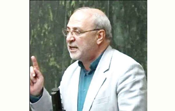 
آقای عراقچی! اجازه نمی‌دهیم از قانون تخطی کنید