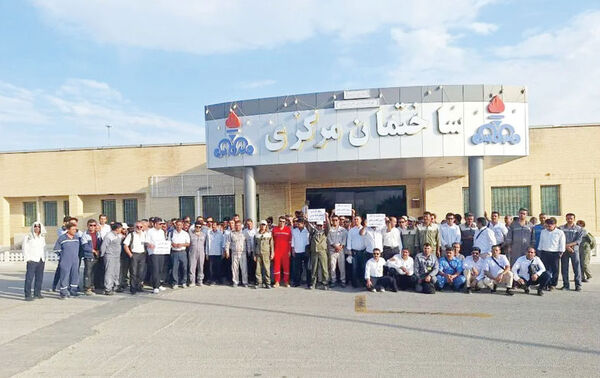 تجمع کارگران پیمانکاری پارس‌جنوبی 

برای دوازدهمین هفته متوالی