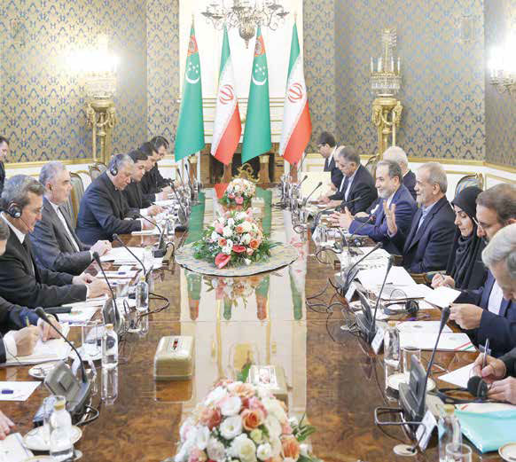 امضای ۴ سند همکاری 
میان ایران و ترکمنستان