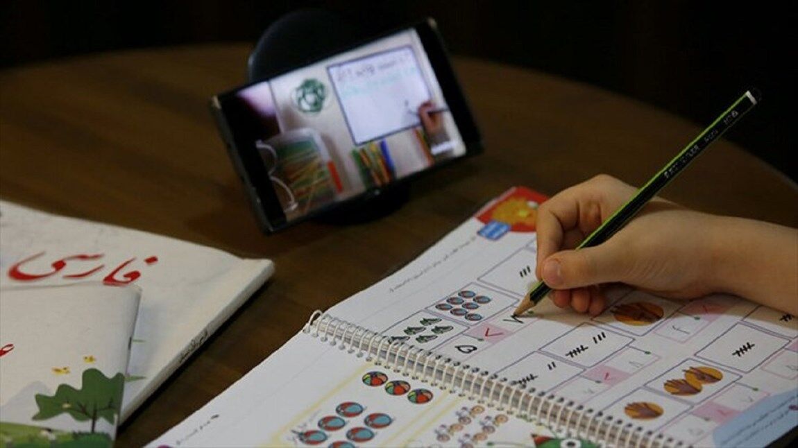 مدارس نباید از والدین برای آموزش مجازی هیچ پولی بگیرند