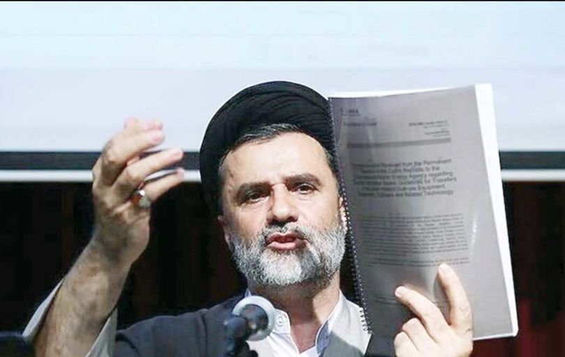 
هیس! محمود نبویان در حال کار علیه تیم مذاکره‌کننده است!